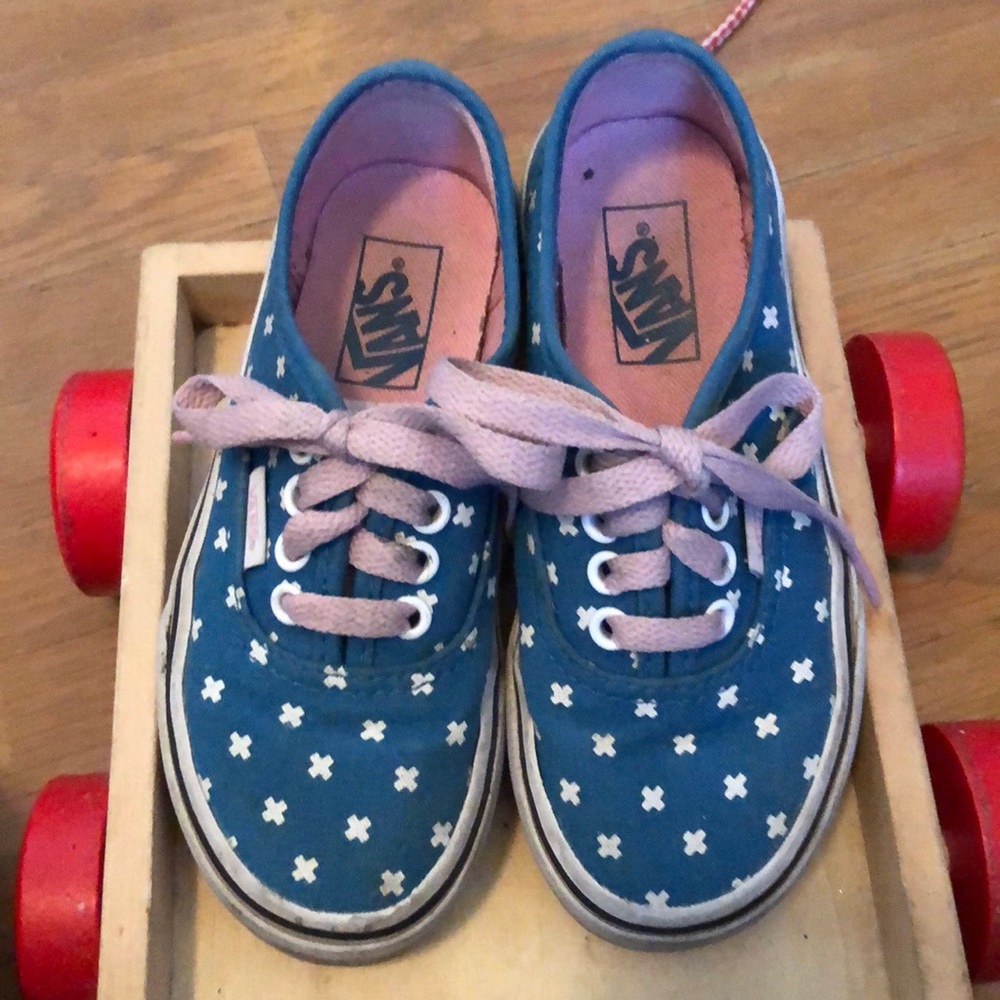 GUC Vans blue with white X’s and pink laces